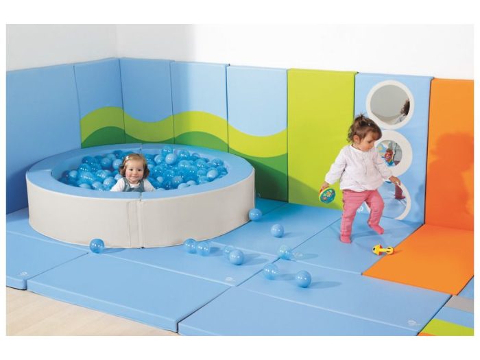 The Jacuzzi Ball Pool - Image 2