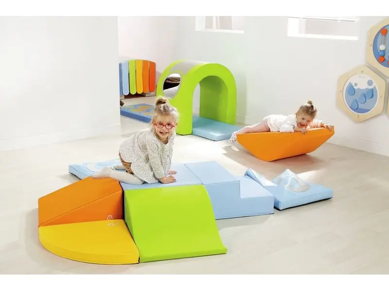 soft wave-shaped foam module supporting balance, crawling, and playful motion in early sensory exploration